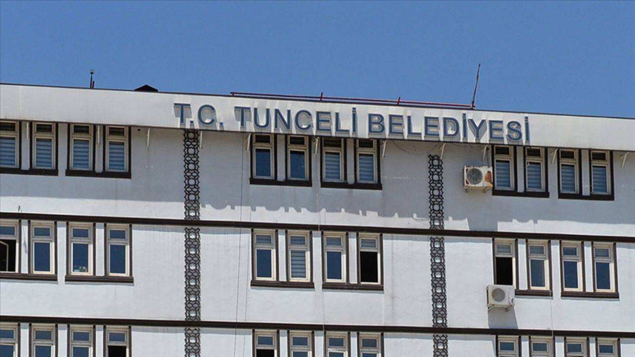 Tunceli ve Ovacık belediye başkanları görevden uzaklaştırıldı